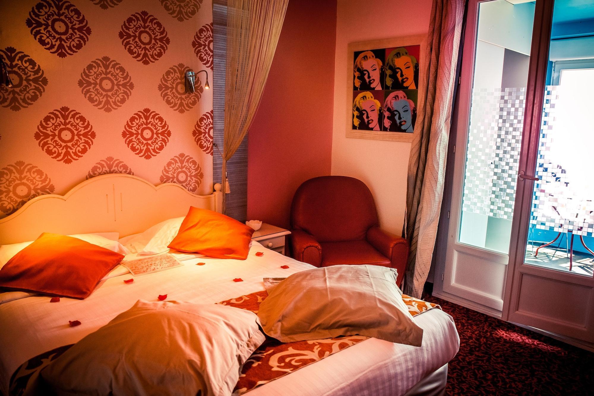 Hotel Logis - Arc En Ciel Et D'olonne 3*